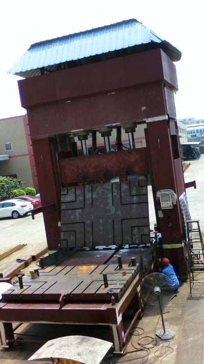 耐斯机械400吨压板立合模机现场测试