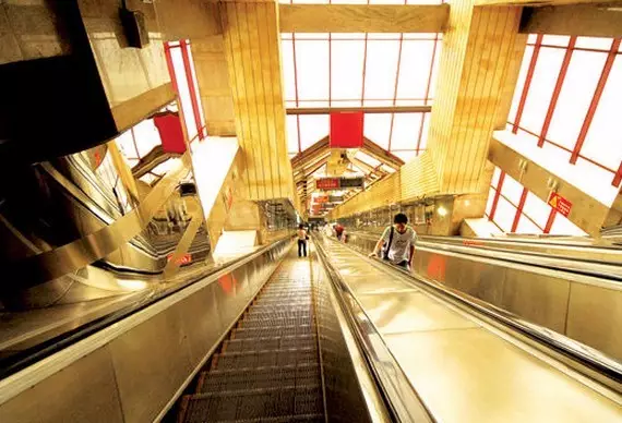 重庆这张照片轰动了亚洲,震撼了全世界!耐斯设备模具行业领军人