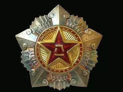 我不知道你是谁,但我知道你为了谁-致最可爱的军人建军节快乐!