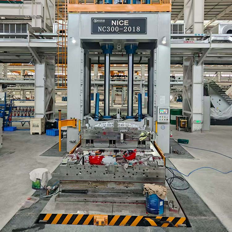 NC300-2518立式磁盘合模机,飞模机,翻模机,深孔钻,棒料深孔钻,CNC磁盘