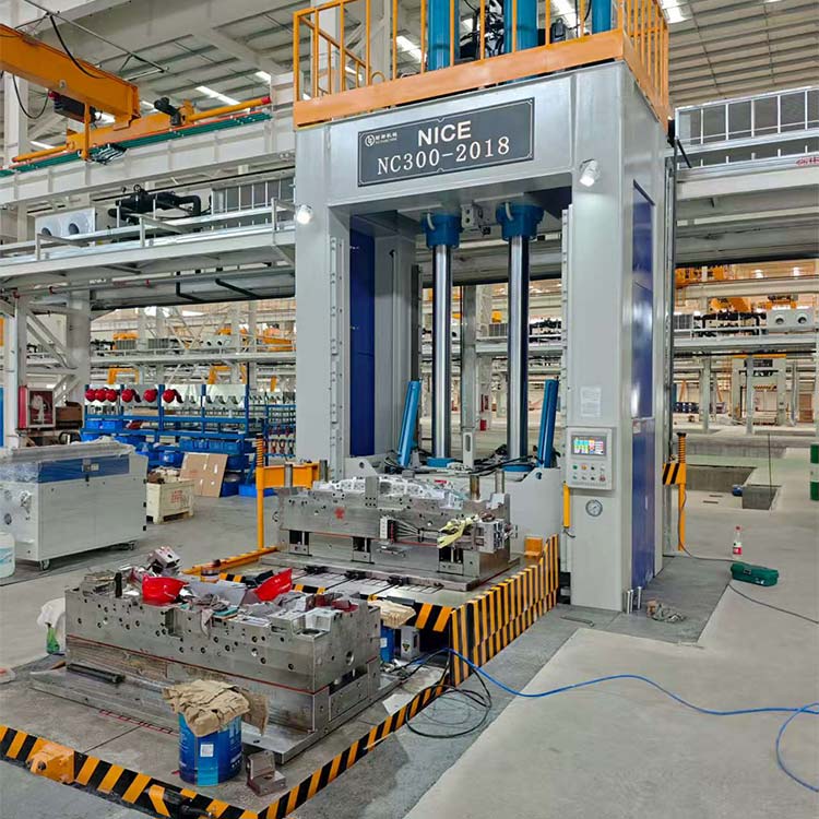 表现卓越功能强大的NC300-2518压板合模机